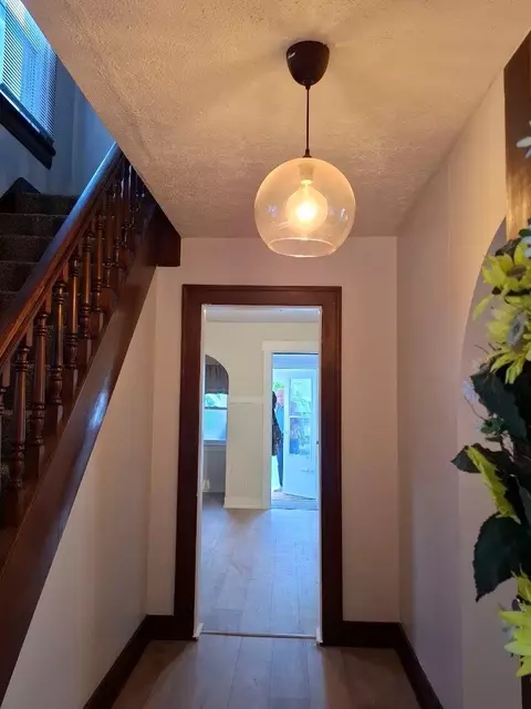 Entry Way - 21 N Douglas Ave, Springfield, OH 45503 photo 1 of 4