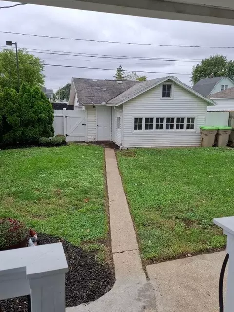 Exterior - 21 N Douglas Ave, Springfield, OH 45503 photo 1 of 3