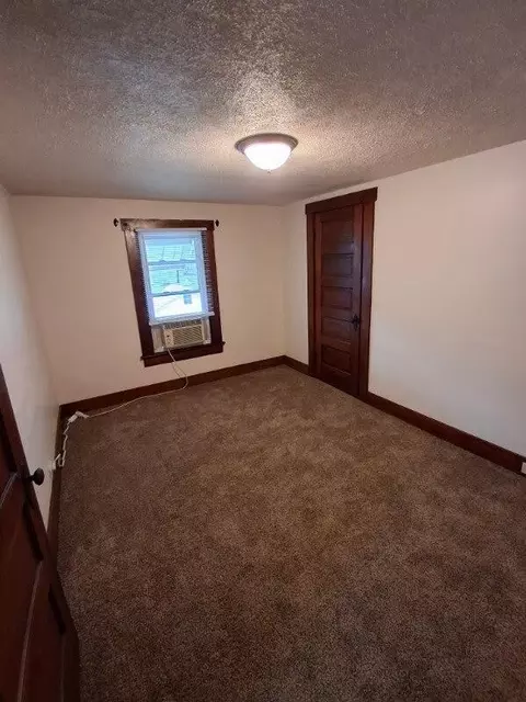Bedroom - 21 N Douglas Ave, Springfield, OH 45503 photo 2 of 3