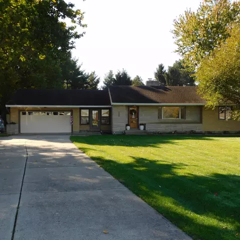1390 Michaels Rd, Tipp City, OH 45371