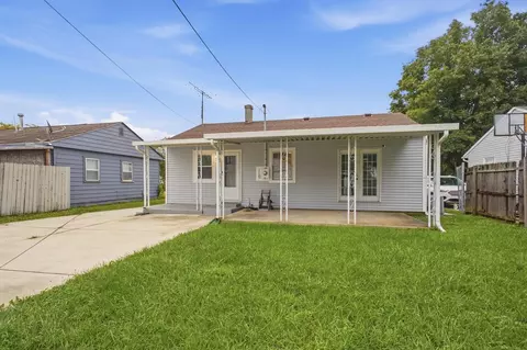 Exterior - 2666 Elmore Dr, Springfield, OH 45505 photo 7 of 10