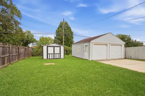 Exterior - 2666 Elmore Dr, Springfield, OH 45505 photo 5 of 10