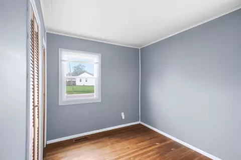 Bedroom - 2666 Elmore Dr, Springfield, OH 45505 photo 4 of 6