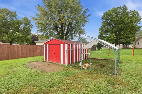 Exterior - 585 Vale Rd, Springfield, OH 45504 photo 12 of 12