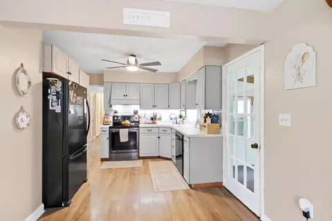 Kitchen - 585 Vale Rd, Springfield, OH 45504 photo 1 of 4
