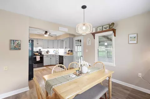 Dining - 585 Vale Rd, Springfield, OH 45504 photo 1 of 2