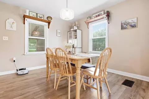 Dining - 585 Vale Rd, Springfield, OH 45504 photo 2 of 2