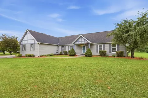 Exterior - 2881 Deer Run Rd, Springfield, OH 45504 photo 2 of 14