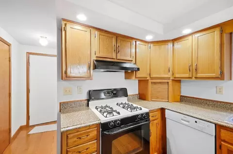 Kitchen - 2881 Deer Run Rd, Springfield, OH 45504 photo 4 of 5