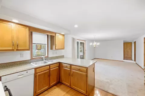 Kitchen - 2881 Deer Run Rd, Springfield, OH 45504 photo 2 of 5