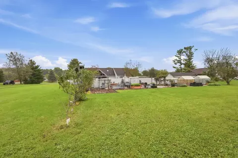 Exterior - 2881 Deer Run Rd, Springfield, OH 45504 photo 10 of 14