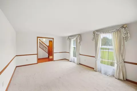 Living - 2881 Deer Run Rd, Springfield, OH 45504 photo 2 of 4