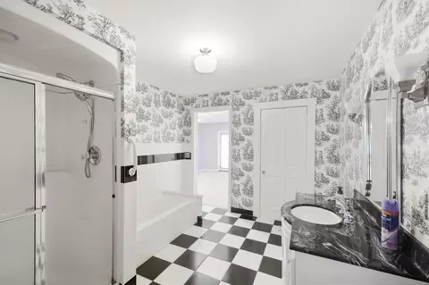 Bath - 1511 Edgewood Ave, Springfield, OH 45503 photo 3 of 4