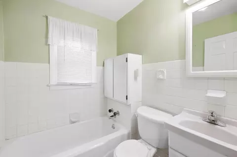 Bath - 1511 Edgewood Ave, Springfield, OH 45503 photo 1 of 4