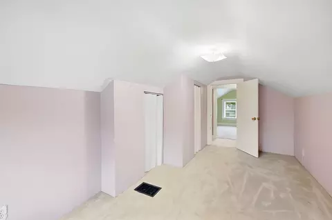 Bedroom - 1511 Edgewood Ave, Springfield, OH 45503 photo 4 of 6
