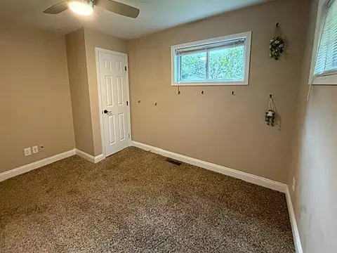 Bedroom - 1232 Holly Dr, Springfield, OH 45504 photo 8 of 10