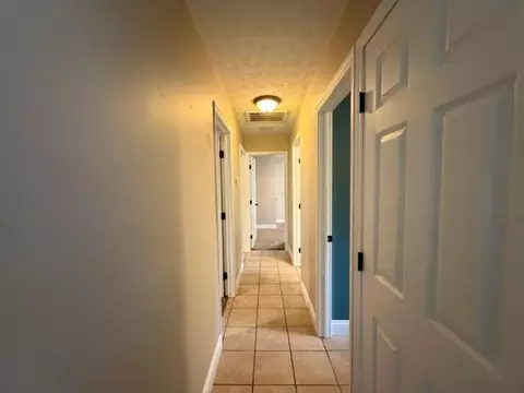Entry Way - 1232 Holly Dr, Springfield, OH 45504 photo 2 of 4