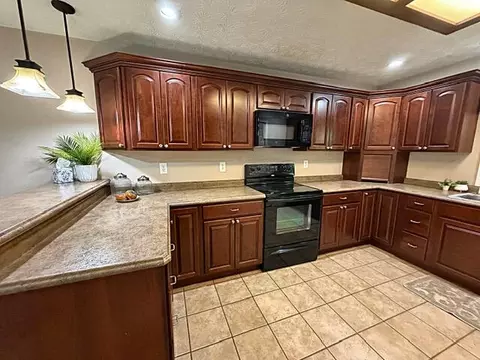 Kitchen - 1232 Holly Dr, Springfield, OH 45504 photo 4 of 9