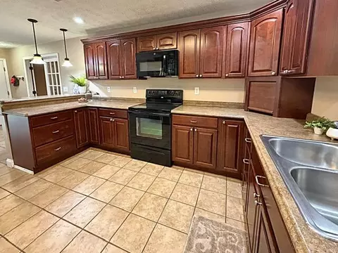 Kitchen - 1232 Holly Dr, Springfield, OH 45504 photo 8 of 9