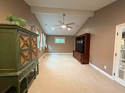 Living - 1232 Holly Dr, Springfield, OH 45504 photo 2 of 6
