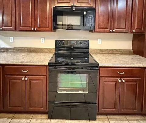 Kitchen - 1232 Holly Dr, Springfield, OH 45504 photo 9 of 9
