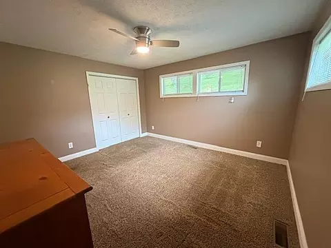 Bedroom - 1232 Holly Dr, Springfield, OH 45504 photo 3 of 10