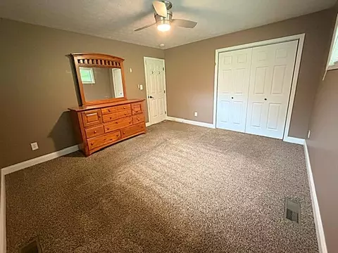 Bedroom - 1232 Holly Dr, Springfield, OH 45504 photo 2 of 10