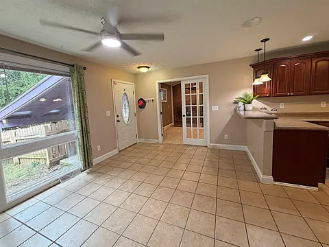 Entry Way - 1232 Holly Dr, Springfield, OH 45504 photo 1 of 4