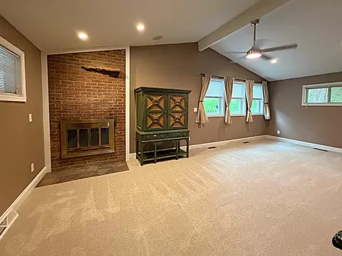 Living - 1232 Holly Dr, Springfield, OH 45504 photo 1 of 6