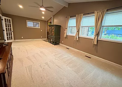 Living - 1232 Holly Dr, Springfield, OH 45504 photo 4 of 6