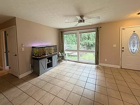 Living - 1232 Holly Dr, Springfield, OH 45504 photo 6 of 6