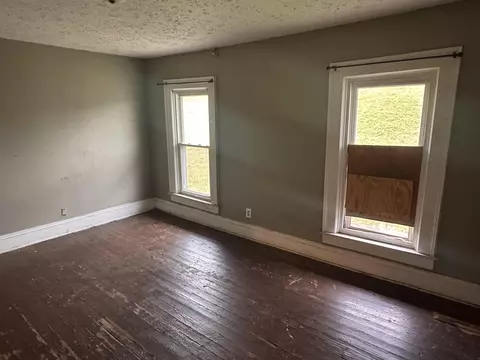 Bedroom - 961 Lagonda Ave, Springfield, OH 45503 photo 4 of 5