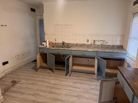 Kitchen - 961 Lagonda Ave, Springfield, OH 45503 photo 2 of 2