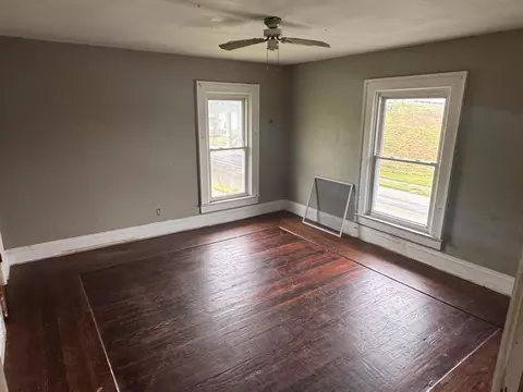 Bedroom - 961 Lagonda Ave, Springfield, OH 45503 photo 2 of 5