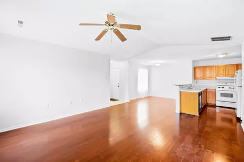 Living - 3986 Covington Dr, Springfield, OH 45503 photo 3 of 5