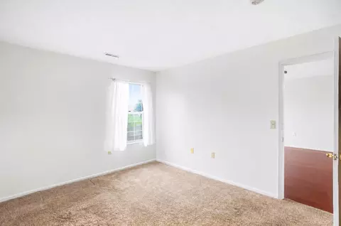 Bedroom - 3986 Covington Dr, Springfield, OH 45503 photo 5 of 6