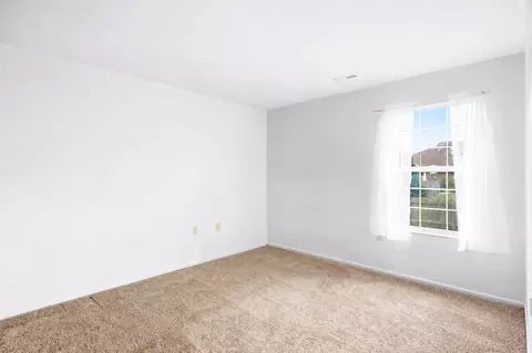 Bedroom - 3986 Covington Dr, Springfield, OH 45503 photo 4 of 6