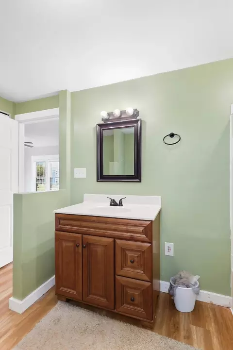 Bath - 1823 Edwards Ave, Springfield, OH 45503 photo 2 of 4