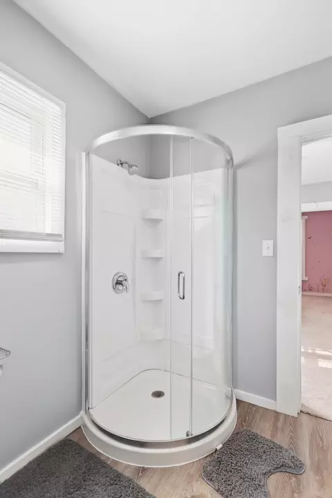 Bath - 1823 Edwards Ave, Springfield, OH 45503 photo 4 of 4