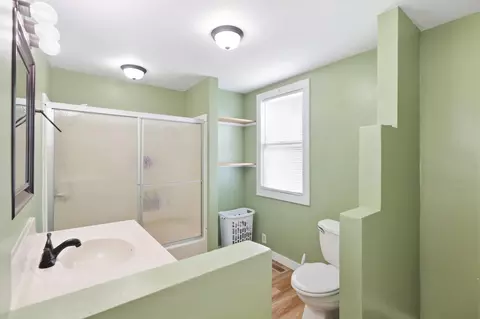 Bath - 1823 Edwards Ave, Springfield, OH 45503 photo 1 of 4