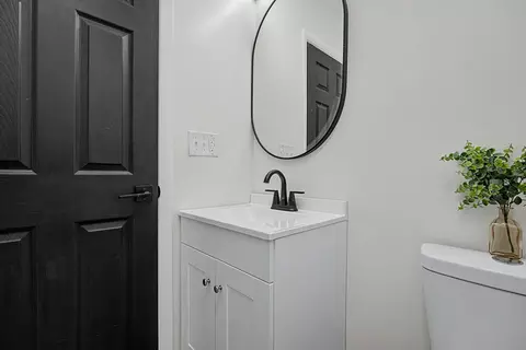 Bath - 3401 Echo Dr, Springfield, OH 45502 photo 3 of 6