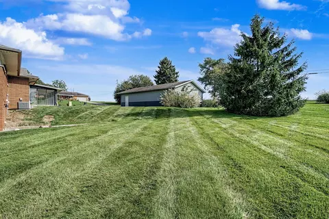 Exterior - 3401 Echo Dr, Springfield, OH 45502 photo 8 of 19
