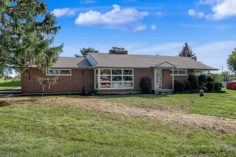 Exterior - 3401 Echo Dr, Springfield, OH 45502 photo 3 of 19