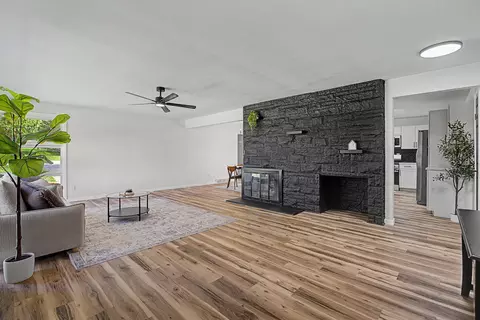 Living - 3401 Echo Dr, Springfield, OH 45502 photo 3 of 6