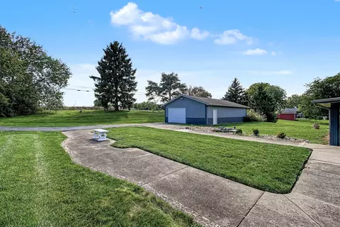 Exterior - 3401 Echo Dr, Springfield, OH 45502 photo 12 of 19