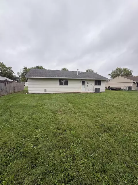 Exterior - 3147 Sudbury St, Springfield, OH 45503 photo 3 of 5
