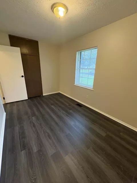 Bedroom - 3147 Sudbury St, Springfield, OH 45503 photo 1 of 4