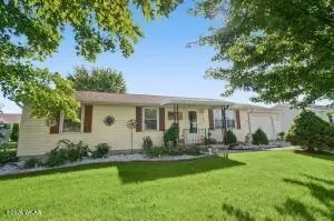 922 Dearbaugh Ave, Wapakoneta, OH 45895