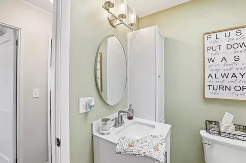Bath - 615 Mount Joy St, Springfield, OH 45505 photo 2 of 2