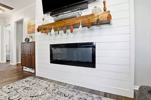 Living - 615 Mount Joy St, Springfield, OH 45505 photo 3 of 3